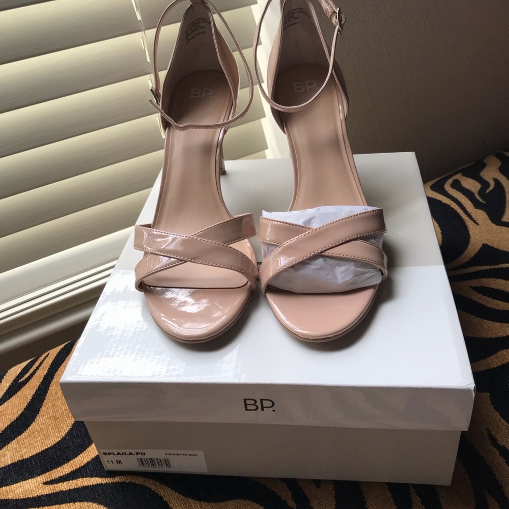 Heels - Picture 3 of 3